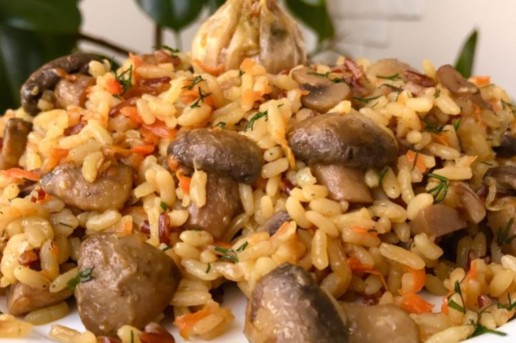 Рис с овощами и грибами