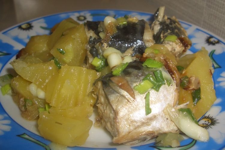 Скумбрия с картошкой в мультиварке