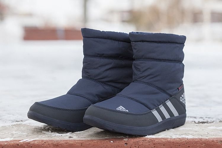 Спортивные сапоги