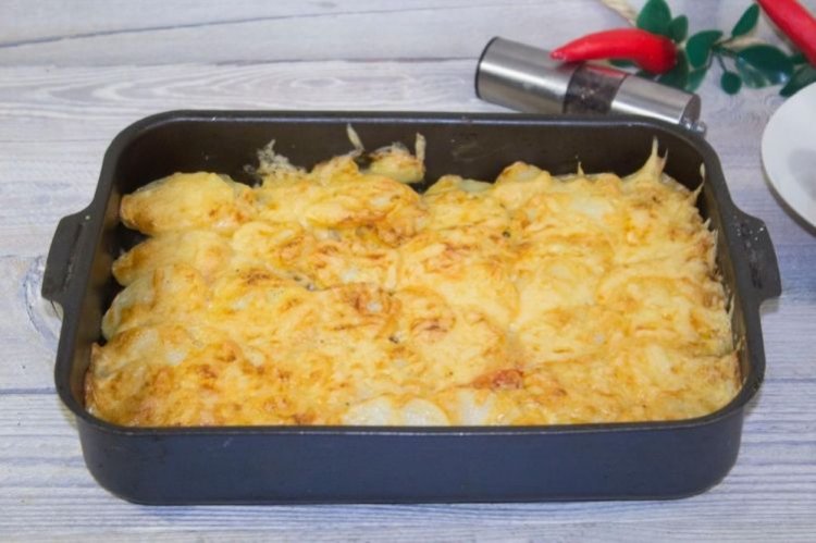 Мясо по-французски с картошкой и болгарским перцем