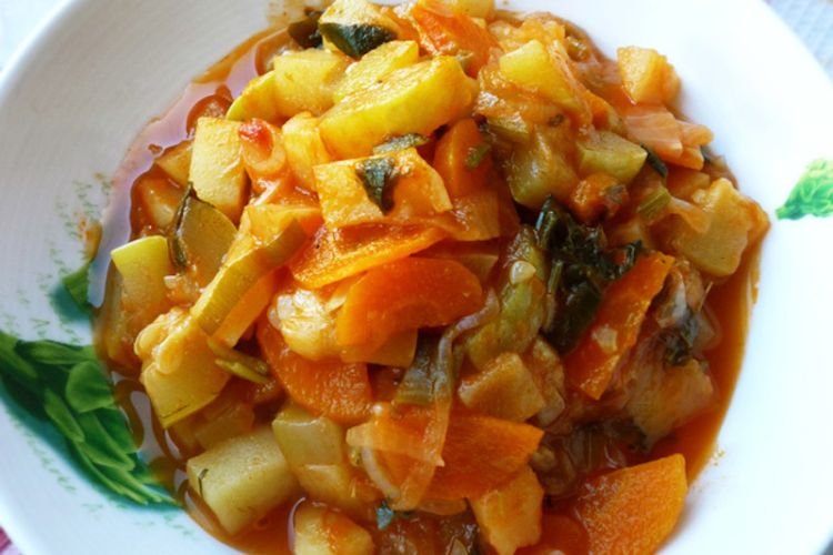 Овощи в томатном соке