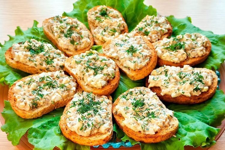 Бутерброды с тунцом и сыром