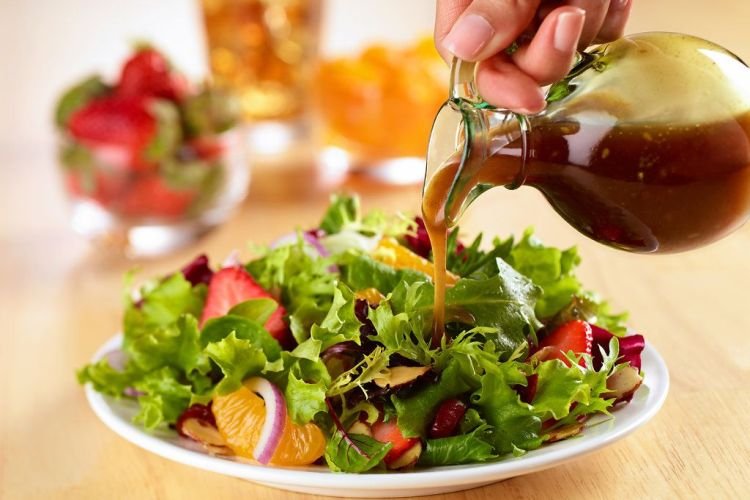 Кисло-сладкая заправка для салатов