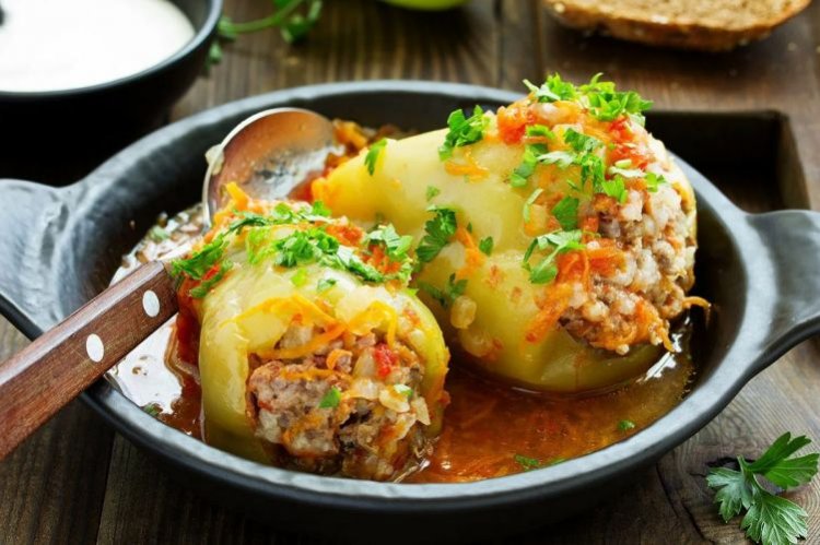 Фаршированный перец с курицей и соевым соусом