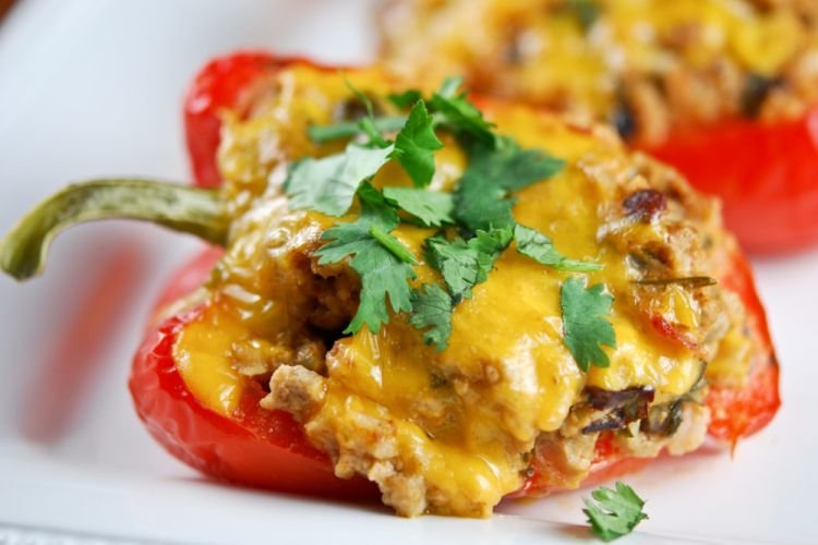 Фаршированный перец, запеченный под сыром