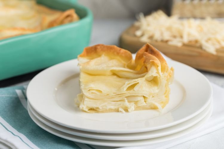 Грузинская ачма с сулугуни