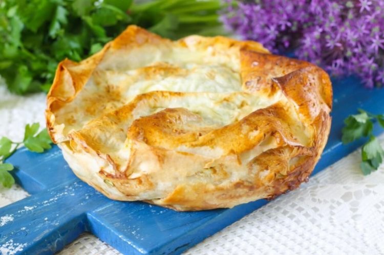 Ачма с грибами и брынзой