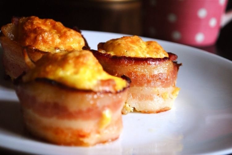 Яичные маффины с беконом