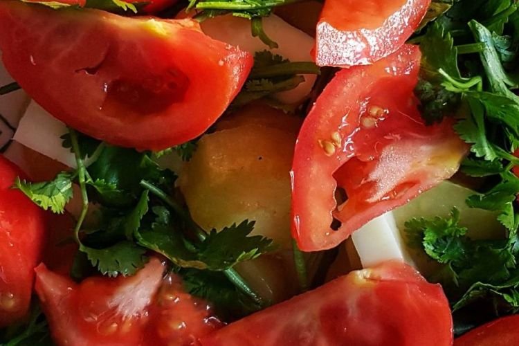 Салат из молодого картофеля