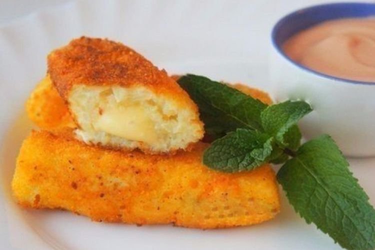 Картофельные палочки с сыром