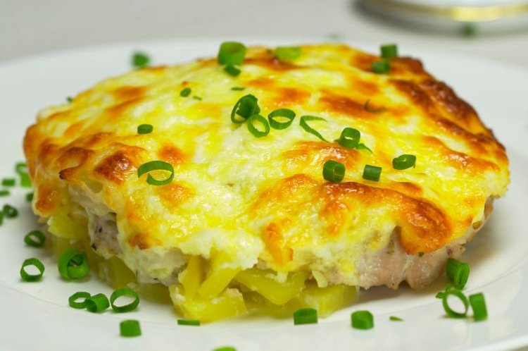 Классическая свинина по-французски