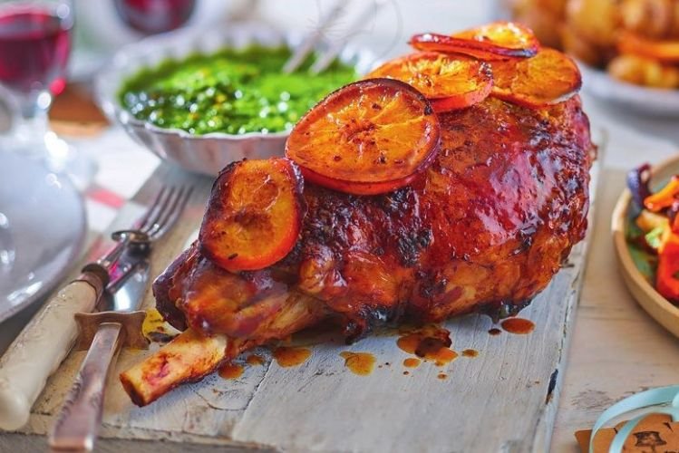 Баранина, запеченная с апельсинами и розмарином