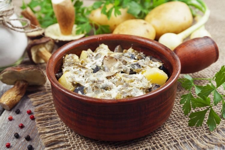 Жаркое с картошкой и грибами