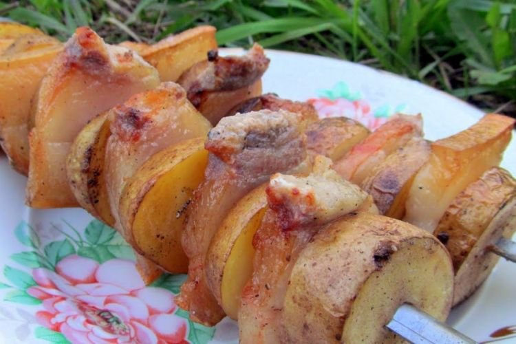 Шашлык из картошки с салом