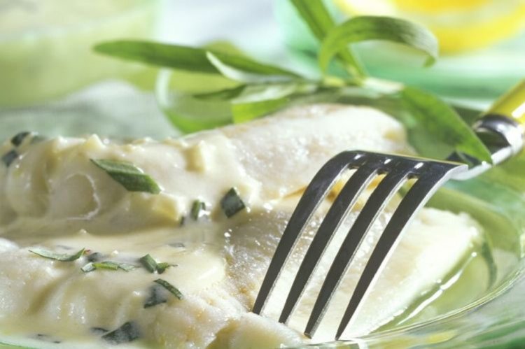 Камбала со сливочным сыром в мультиварке