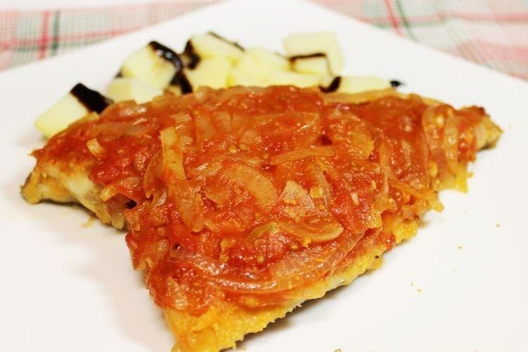 Камбала в томате