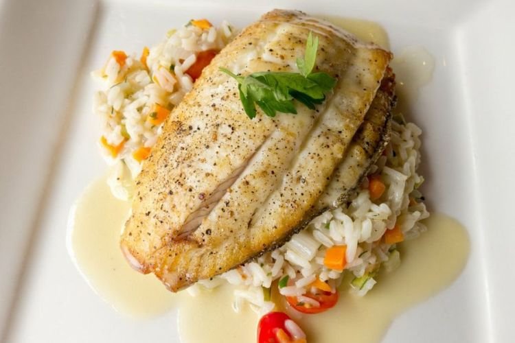 Камбала с рисом в духовке