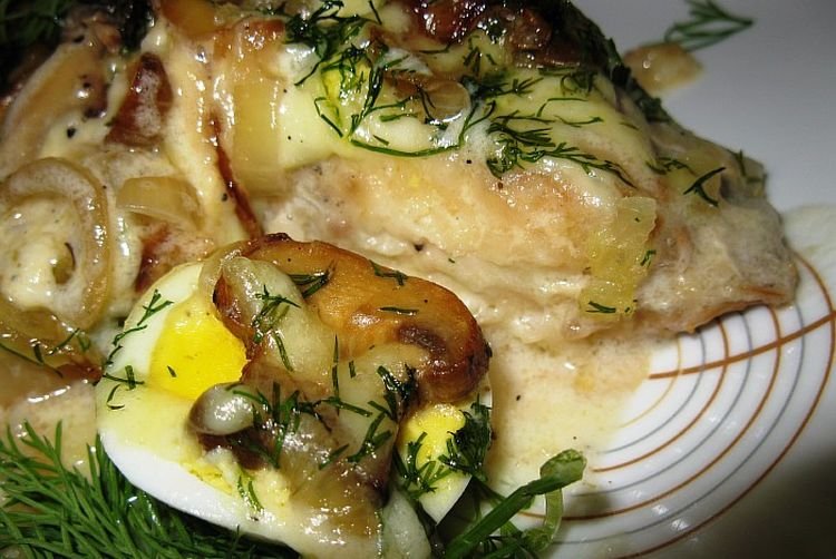 Камбала с виноградом