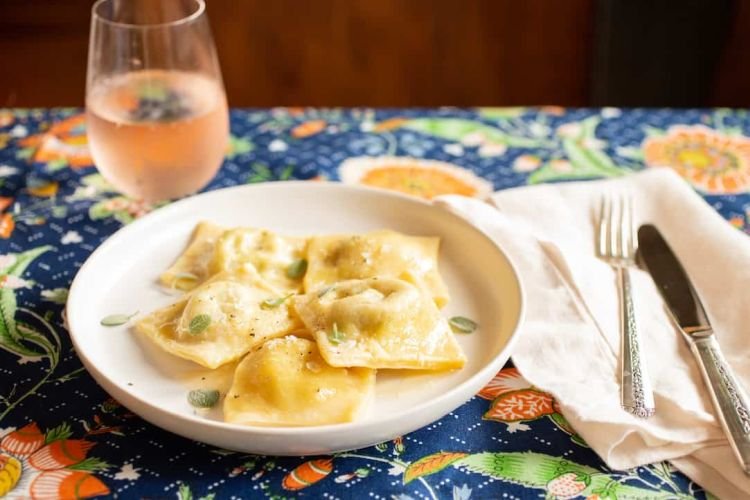 Равиоли с куриной печенью и шампиньонами