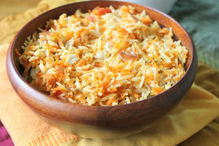 Рис с луком и морковью