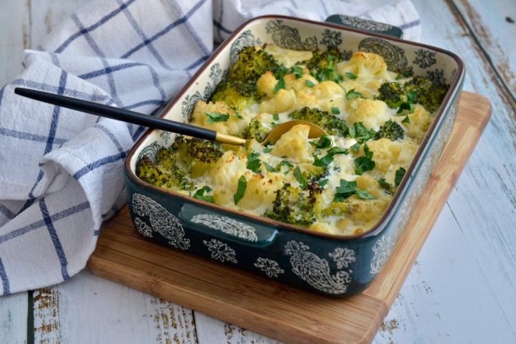 Запеканка из брокколи и цветной капусты