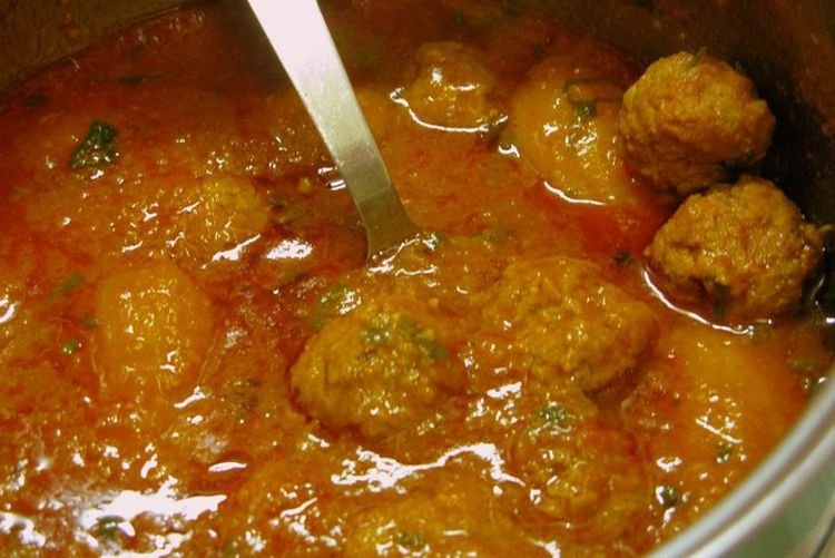 Кюфта в томатном соусе