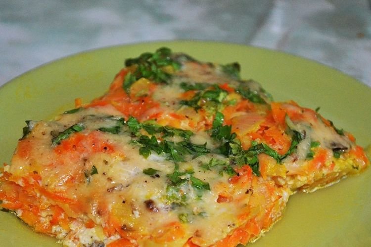 Жареная рыба под шубой из шпината