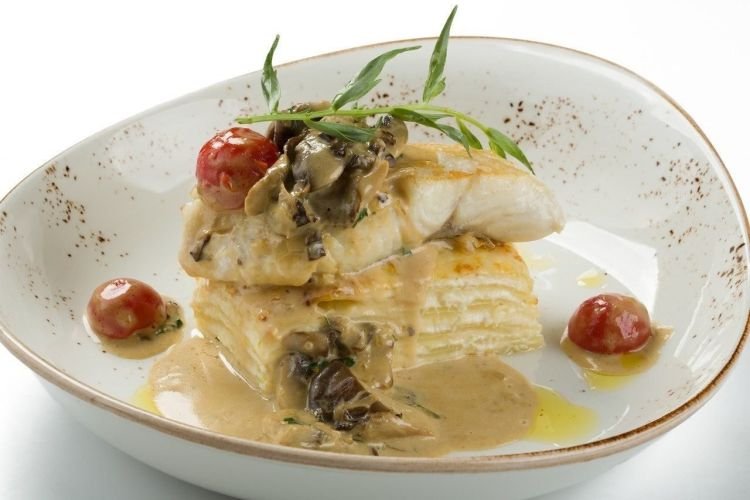 Жареная рыба с грибами