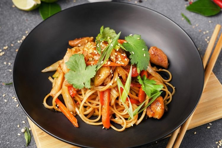 Лапша вок с курицей