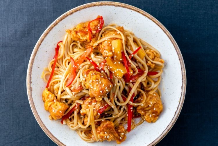 Лапша вок с кисло-сладким соусом