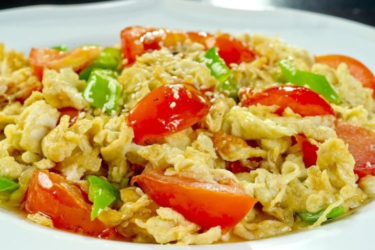 Лечо с яйцом