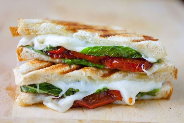 Панини с моцареллой