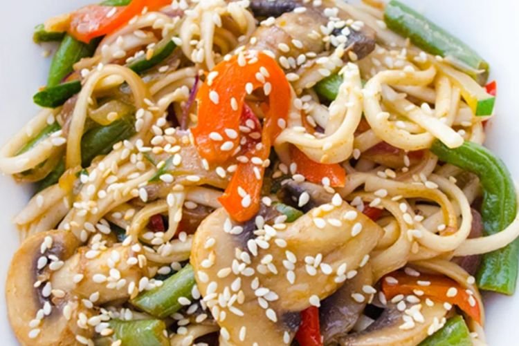 Рамен с грибами и стручковой фасолью