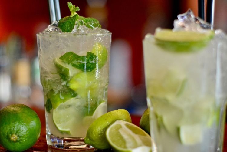 Мохито с тоником и мятным сиропом