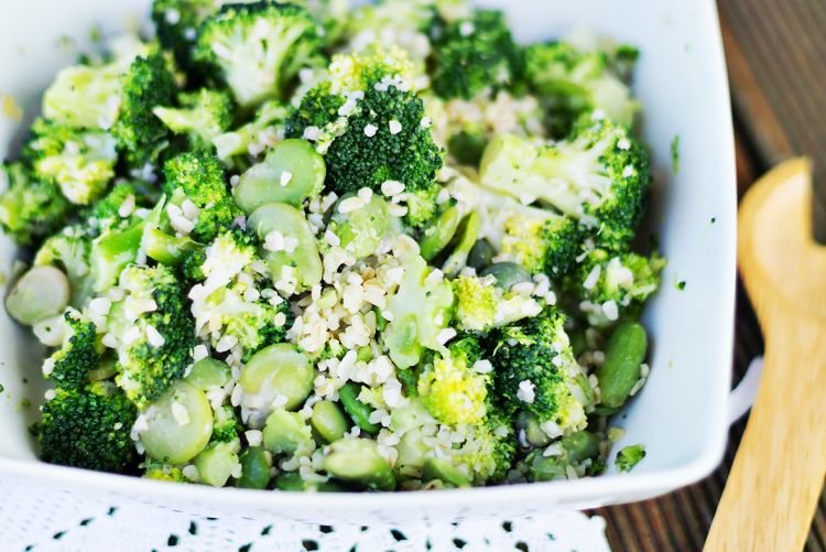 Салат с булгуром и брокколи