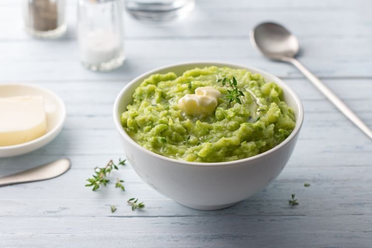 Пюре из картофеля с зеленым горошком