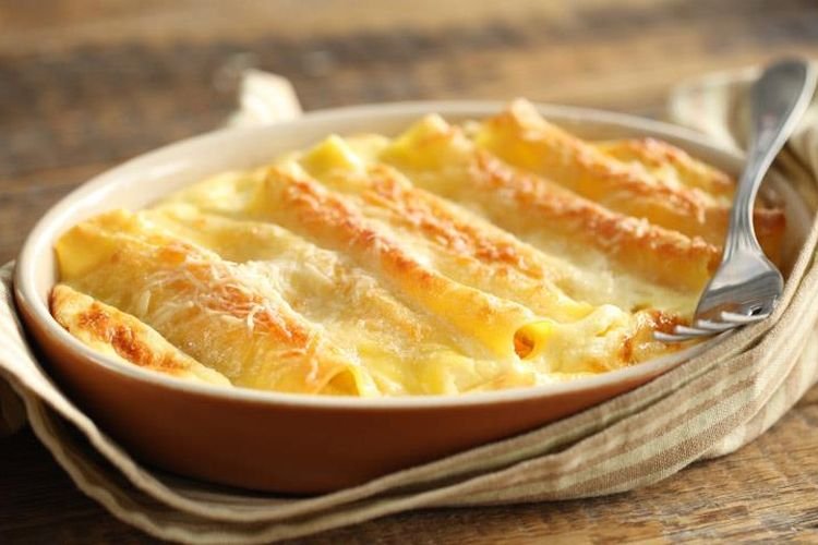 Каннеллони с курицей в сливках