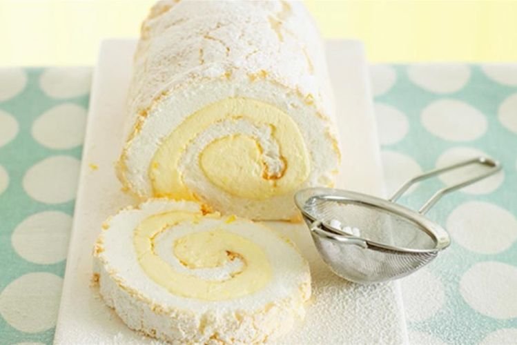 Меренговый рулет с яблоками