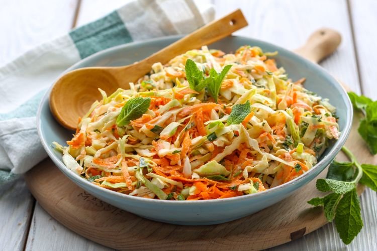 Весенний салат к шашлыку