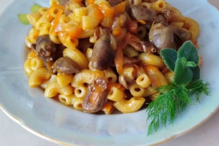 Куриные сердечки с макаронами