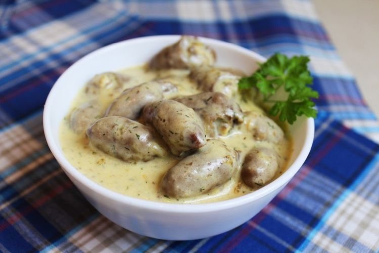 Куриные сердечки в сливках