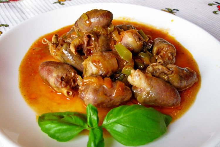 Куриные сердечки в томате