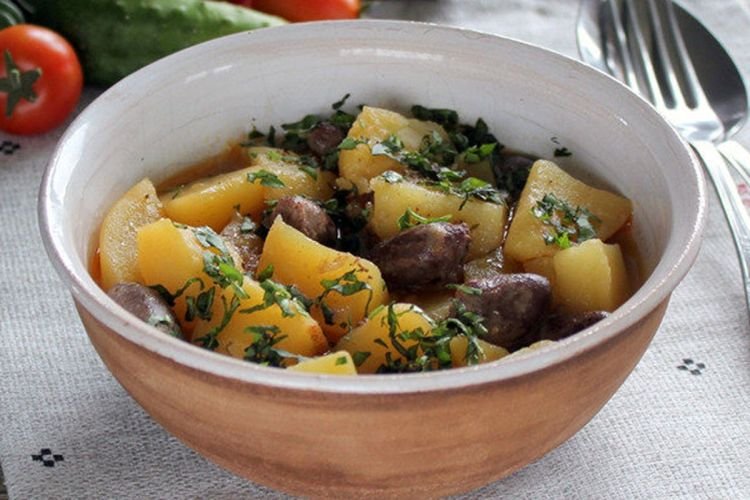 Куриные сердечки с картофелем