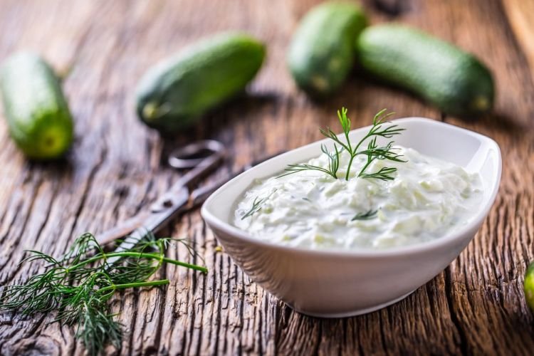 Соус для бургера со свежими огурцами