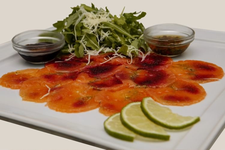 Карпаччо из лосося с соевым соусом