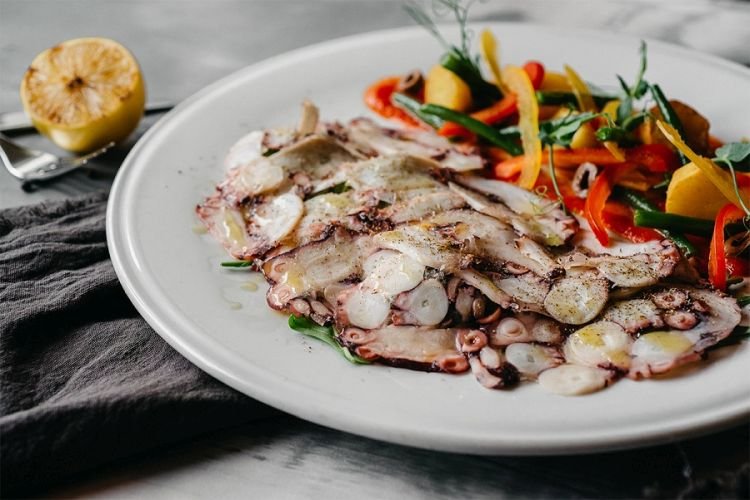 Карпаччо из осьминогов