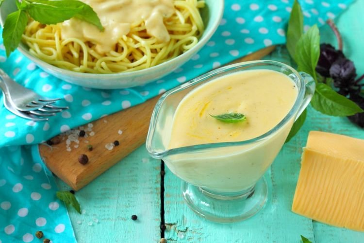 Сливочный соус с пармезаном