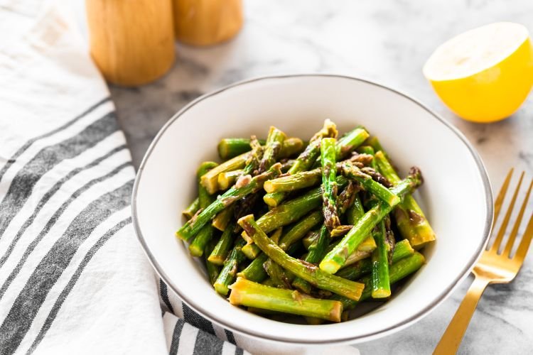 Спаржа в микроволновке