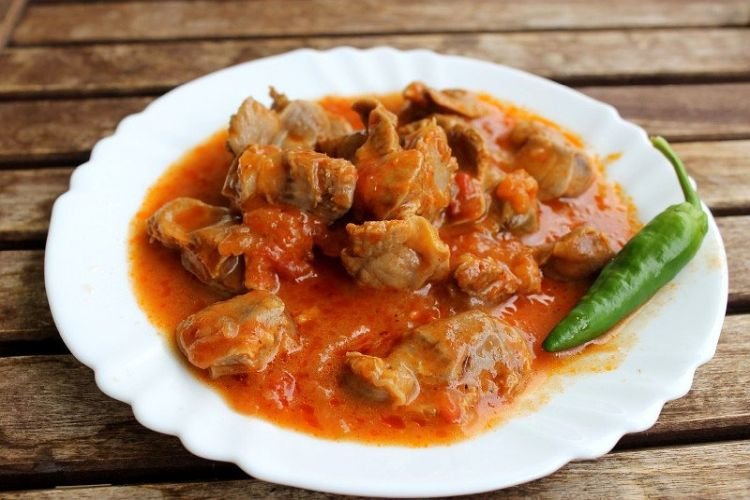 Куриные желудки в томате