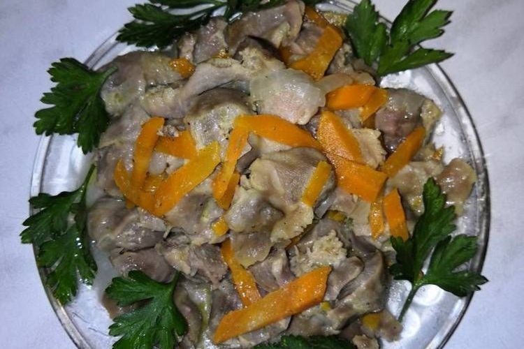 Куриные желудки в сливочном соусе